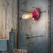 C115 vegglampe i vinrød vintage-stil