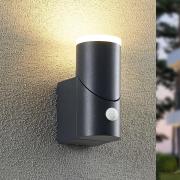 Lindby Aspyn utendørs LED-vegglampe, 1lysk, sensor