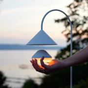 FRANDSEN LED-batterilampe One, hvit, Ø 9 cm, akryl