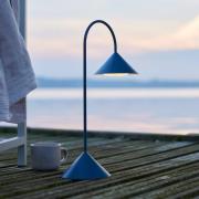 FRANDSEN LED-batteridrevet bordlampe Grasp, petrol, 47 cm, metall