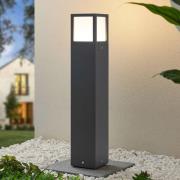 Lucande LED-gatelampe Dewari, 65 cm, mørkegrå, IP54