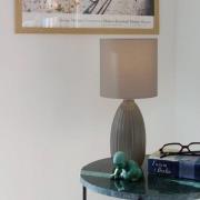 PR Home Bordlampe Uno, brun, høyde 37 cm, tekstil/keramikk