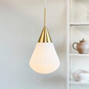 Dyberg Larsen Pendellampe Ballon, Ø 21 cm hvit/messingfarget