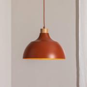 Envostar Kaitt hengelampe, teglrød, Ø 34 cm, treelement