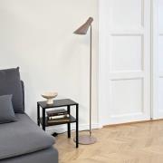 Dyberg Larsen gulvlampe DL12, beige/messing, 139 cm, metall