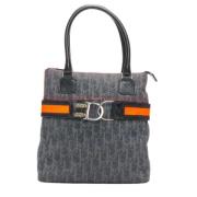 Pre-owned Fabric handbags