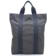 Pre-owned Fabric totes