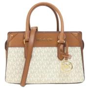 Pre-owned Fabric handbags