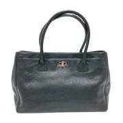 Pre-owned Leather totes