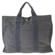 Pre-owned Canvas handbags