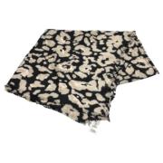 Pre-owned Fabric scarves