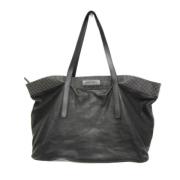 Pre-owned Leather handbags