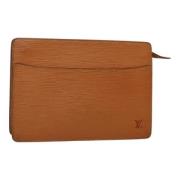 Pre-owned Leather clutches