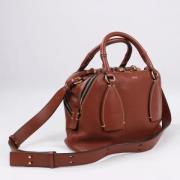 Pre-owned Leather handbags