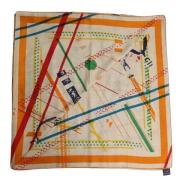 Pre-owned Silk scarves