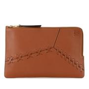 Pre-owned Leather clutches