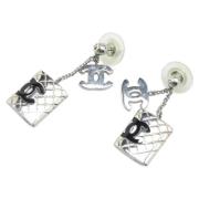 Pre-owned Metal earrings