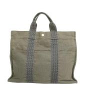 Pre-owned Canvas totes