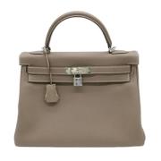 Pre-owned Leather handbags