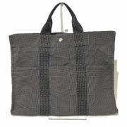 Pre-owned Canvas handbags