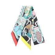 Pre-owned Silk scarves