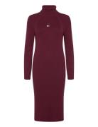 Tjw Mockneck Badge Sweater Dress Knelang Kjole Burgundy Tommy Jeans